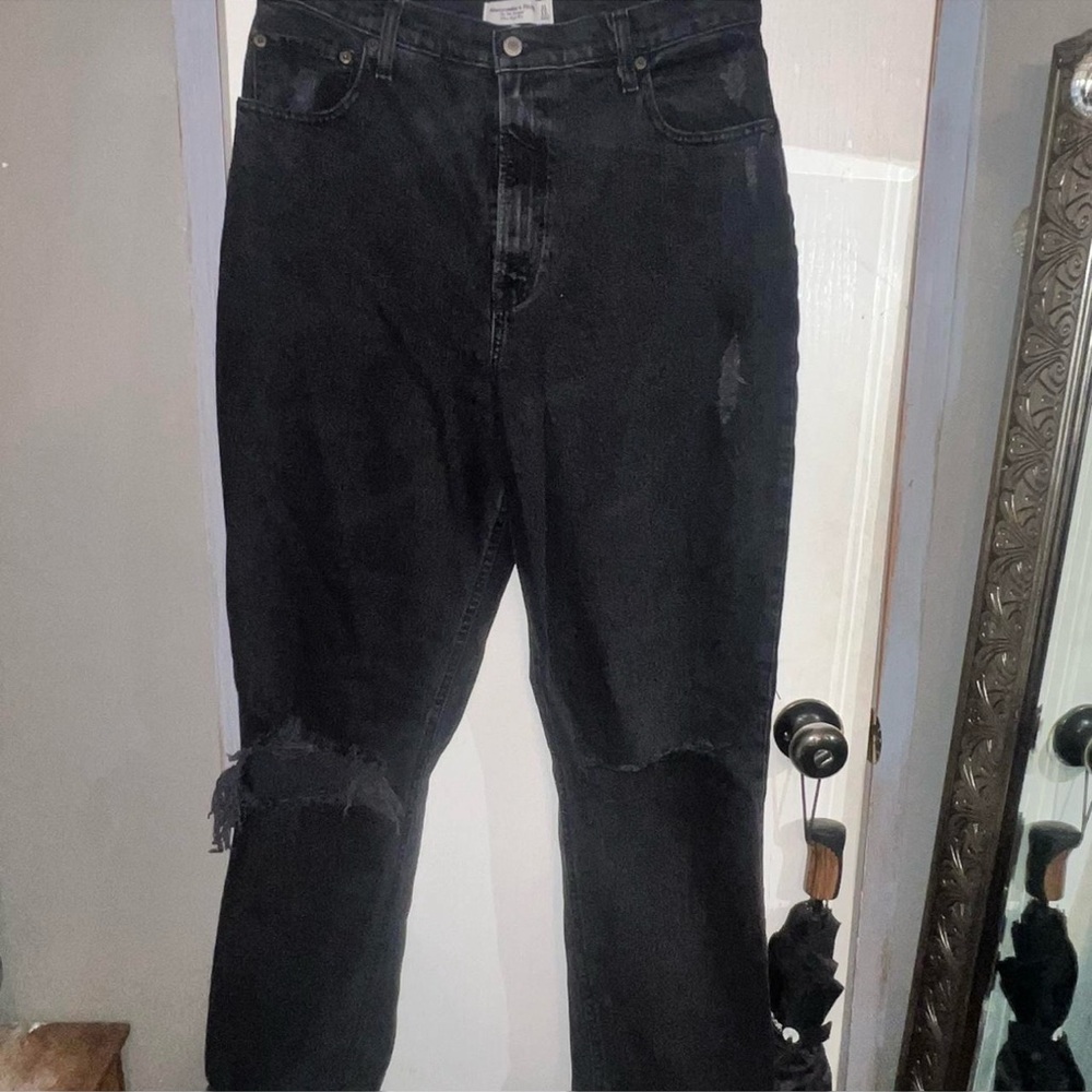 Abercrombie & Fitch The ‘90s Straight Ultra High Rise Jeans